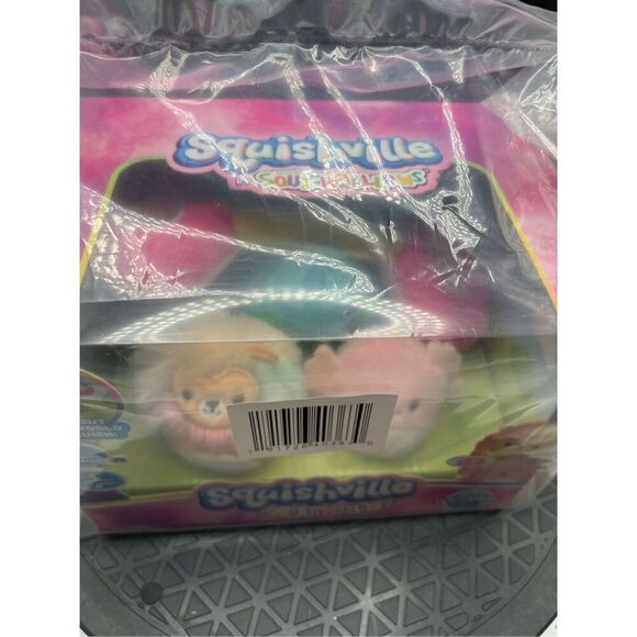 Squishville Accessory Set Playground Axolotl and Lion Playground Set - Picture 7 of 8